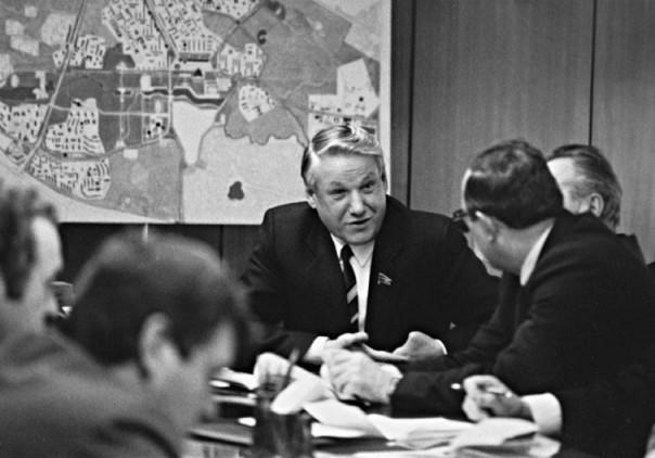 Ельцин против Лигачёва: как протеже стал соперником