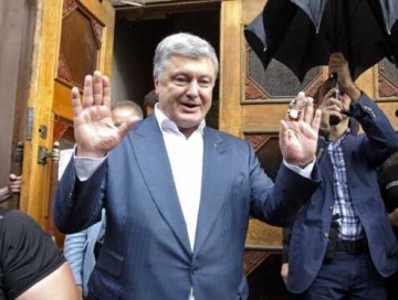 Порошенко строят клетку