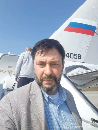 Вышинский вместе с освобожденными на Украине россиянами вылетел в Москву