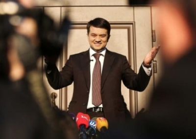 Страна смартфония: Разумков и министры записали видеообращение на языке жестов