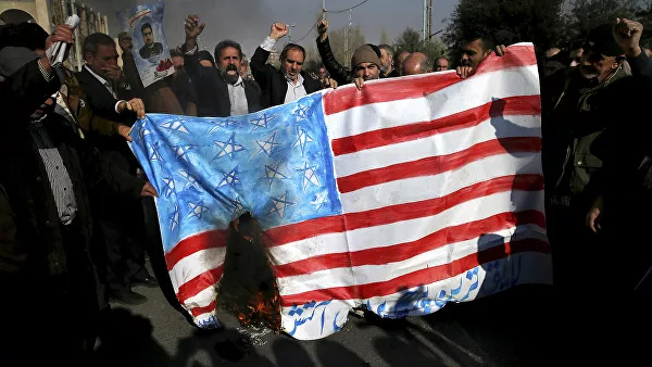 Дело Болтона живет: Трампа готовят к войне с Ираном