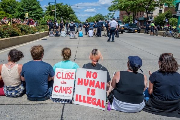 В США построят фейковый город для имитации жизни мигрантов