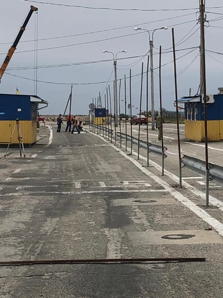 Киев осознал безнадёгу в вопросе возврата Крыма: На админгранице началось строительство новых КПВВ