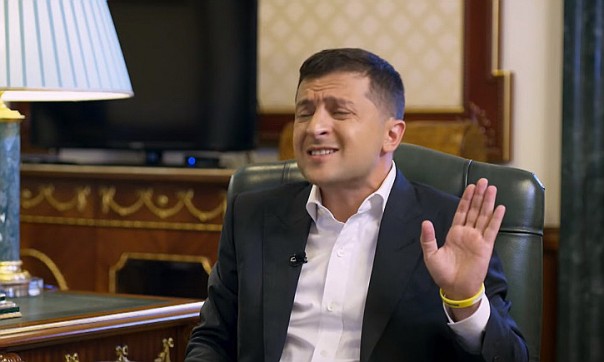 Зеленский: Мне плевать на пророссийских избирателей, а русский язык нужен только старикам | Интервью Зеленского по итогам 100 дней президентства