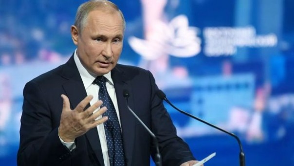 Путин напомнил, что Курилы забрал "отец народов" Сталин