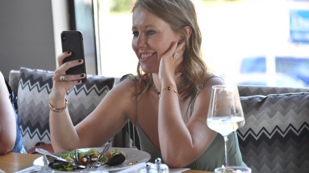 "Возьми у Бузовой интервью - она блокадница": Собчак тонко уели после фильма о Беслане