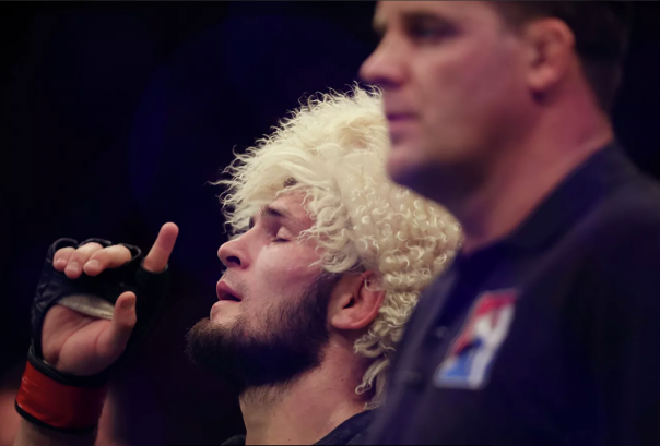 Нурмагомедов победил Пуарье и защитил титул чемпиона UFC / Хабиб Нурмагомедов победил Дастина Порье на UFC 242 в Абу-Даби. Полный бой