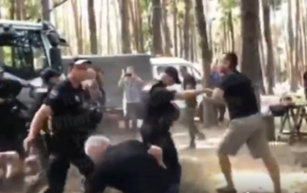 Под Киевом из-за беседок произошла массовая драка с полицией