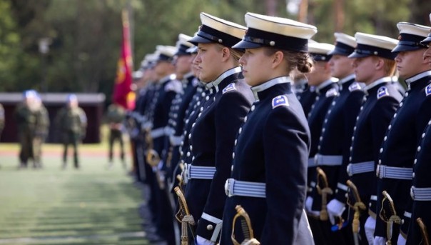 Тотальное равноправие. Финские военнослужащие обоих полов будут жить в одной казарме