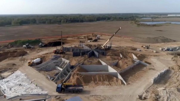 Под Ржевом круглосуточно возводится мемориал Советскому солдату