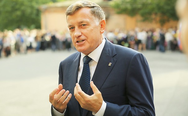 Двуликий Макаров: все неадекватные провокации питерских либералов курировал спикер ЗАКСа