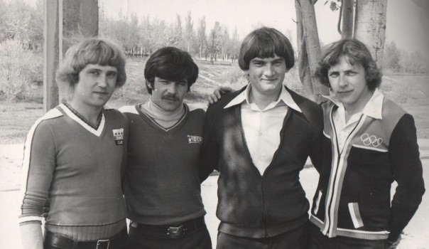 Кирзовые сапоги, Адидас и шапки-петушки: молодежная мода СССР 80-х глазами очевидца