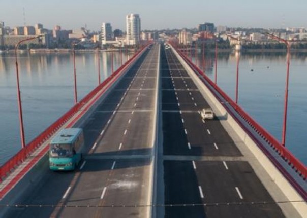 Скандал вокруг моста в Днепре: подрядчик в СИЗО, заместитель Филатова в розыске