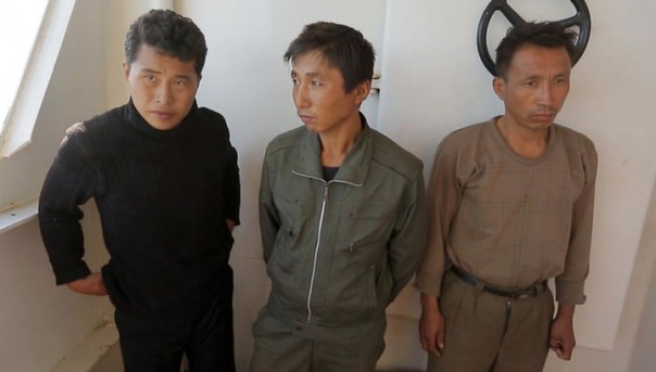 ФСБ задержала в Японском море более 80 браконьеров из КНДР