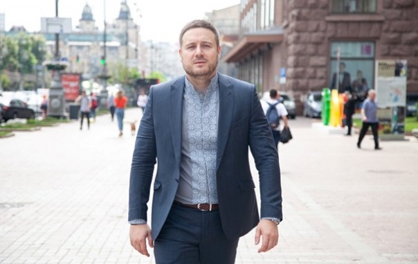 В Киеве избили замглавы КГГА