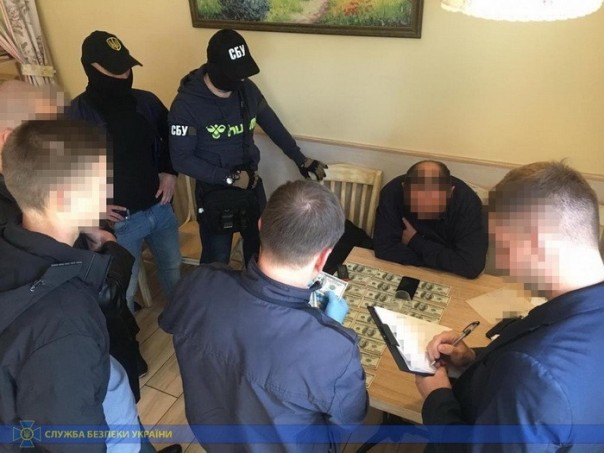 В Днепропетровске накрыли банду вымогателей, выдававших себя за СБУ, полицию и "воров в законе".