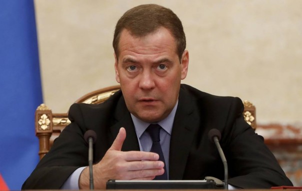 Медведев назвал "дурацкой идеей" слова генерала США о ПРО Калининградской области