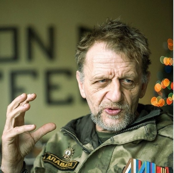 Алавата работает всегда один.