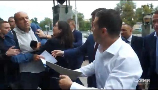 Пресс-секретарша Зеленского грудью бросилась на журналиста американского СМИ