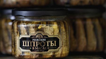 Шпротная промышленность Латвии подыхает без российского рынка