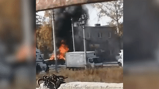 На крупнейшем рынке Новосибирска открыли стрельбу и подожгли машины: пострадали пять человек