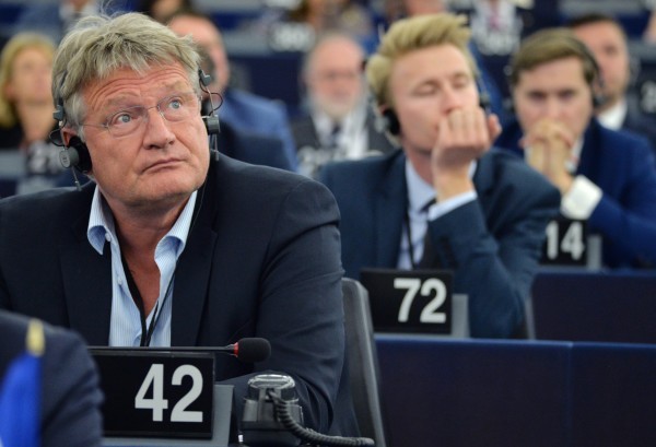 Европарламент ищет «российский след» в протестах Греты Тунберг: а про Сороса забыли?