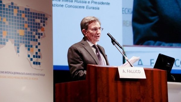 Надо работать над тем, чтобы объединять Евросоюз и ЕАЭС: итальянский банкир