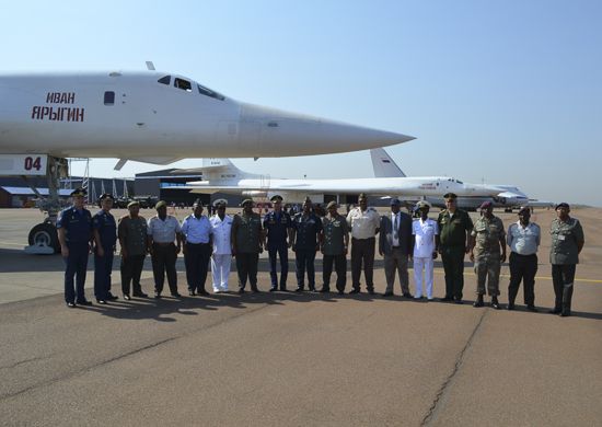 Российские ракетоносцы Ту-160 покинули ЮАР