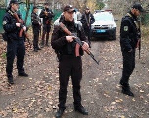 Полиция приехала выгонять «Азов» из Золотого-4