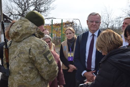 Украинское командование "ООС" привезло на линию разграничения представителей ООН из 11 стран