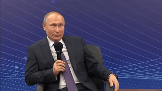 Путин рассказал анекдот про встречу бабушки и юриста