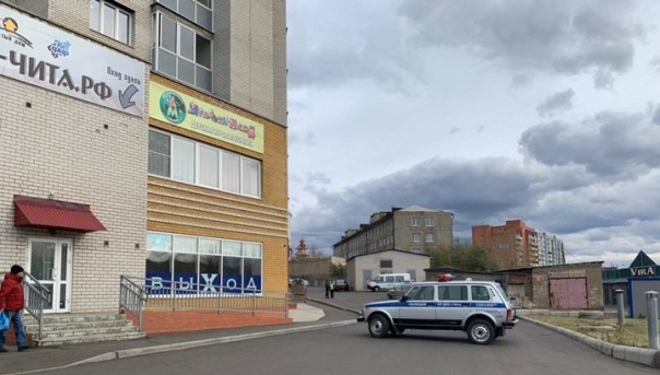 Расчленённое тело 19-летней девушки выбросили из окна в центре Читы