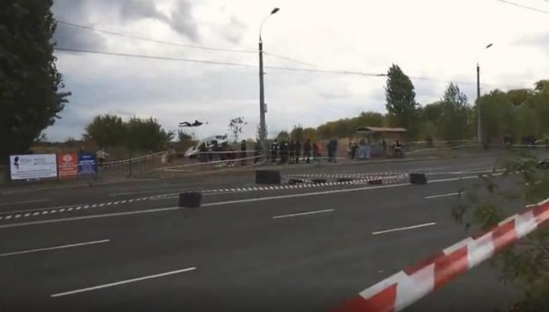 Гоночная машина влетела в толпу зрителей во время заезда на Украине