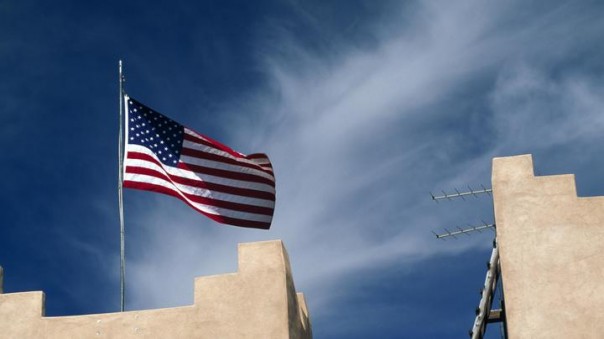 "Их раздирает изнутри": Как российский депутат стала заложницей американских дрязг