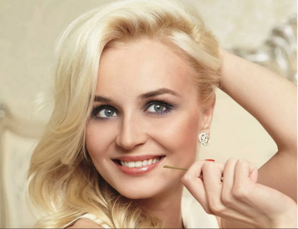 «Мы – сердце нашей России»: Полина Гагарина вдохновляет соотечественников на подвиги