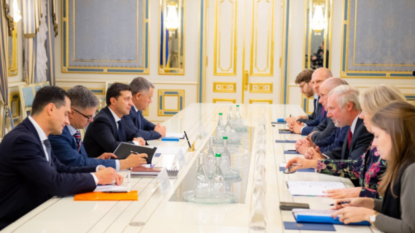 Зеленский обсудил с главой МИД Нидерландов расследование дела MH17