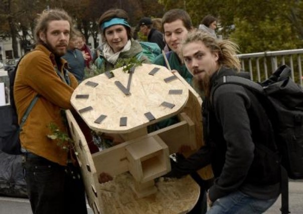 Эко-активисты Берлина оставили после демонстрации горы пластикового мусора