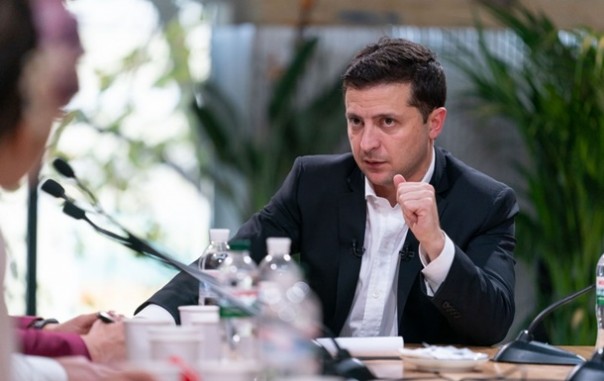 Зеленскому вызвали врача