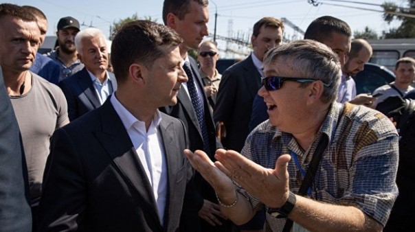 Трусость хуже глупости. Владимир Зеленский открестился от собственных избирателей