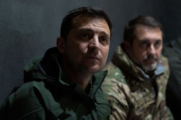 Стало известно о тайной поездке Зеленского на передовую в Донбассе ночью