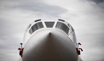 На аэродроме в ЮАР приземлились два российских ракетоносца Ту-160