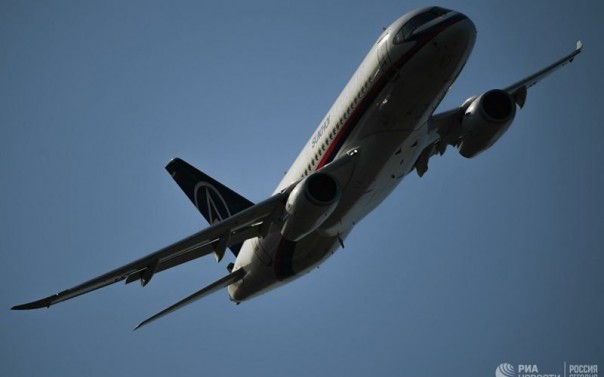 SSJ100 готовится к экстренной посадке в Тюмени из-за отказа двигателя