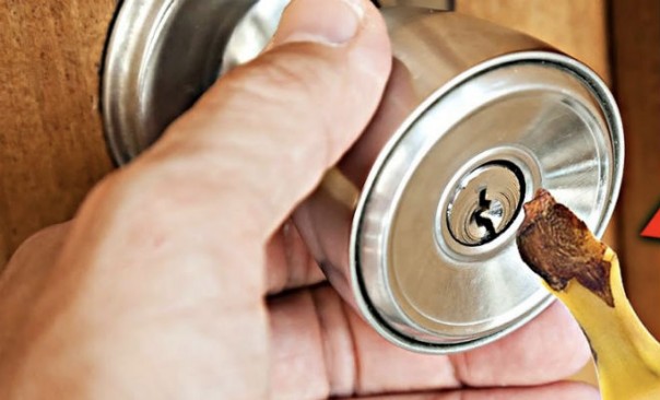 Специалист по вскрытию замков в квартире