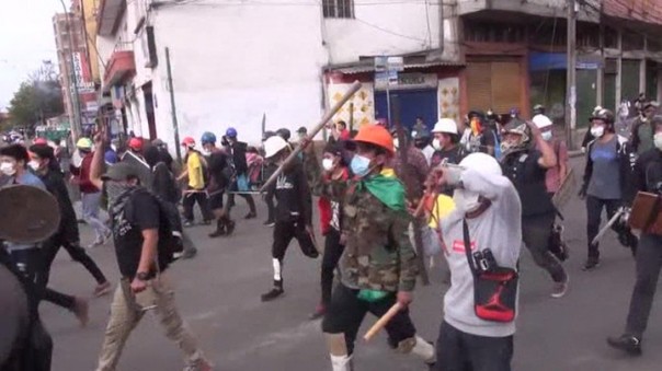 В Боливии продолжаются беспорядки | Эво Моралес сообщил о попытке переворота и призвал боливийцев к сплочению