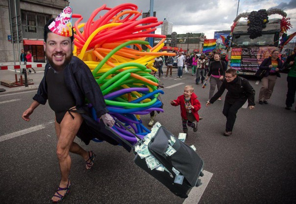 Поздравляем с днем рождения скандалиста и мошенника Леонида Волкова