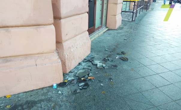 В Одессе разгромили мемориальную доску бандеровцу из «Правого сектора», убитому 2 мая 2014 года