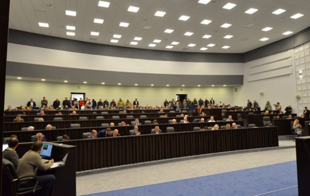 Тернопольский облсовет требует отставки правительства из-за снятия моратория на землю