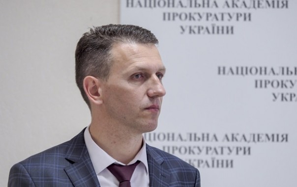 "Трубу прорвало". В Сети опубликованы аудиозаписи из кабинета директора Государственного бюро расследований Романа Трубы