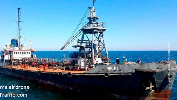 В Одесском заливе терпит бедствие танкер "Делфи" под флагом Молдавии