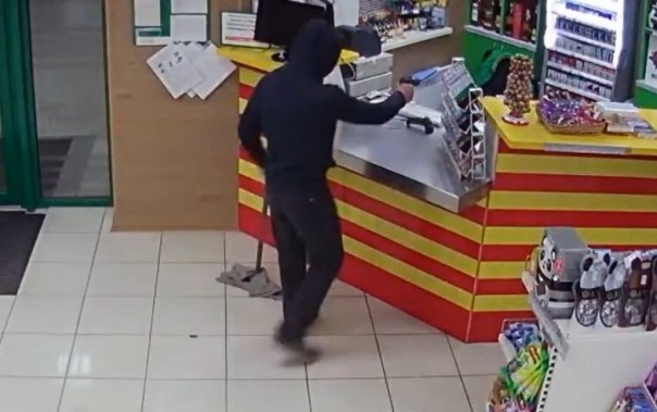 Полиция ДНР задержала двух мужчин, ограбивших АЗС в Макеевке на 127 тысяч рублей